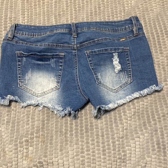 YMI blue jeans shorts women’s - Picture 2 of 3